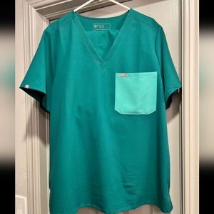 Women's Figs Scrubs Set - Size: Top, XXL - Bottoms, XL. Please Read Description